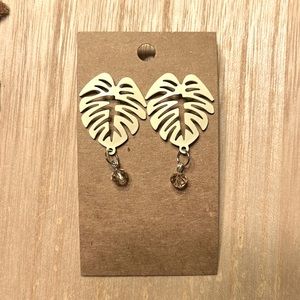 NEW Beige Cream Metal Post Leaf Earrings